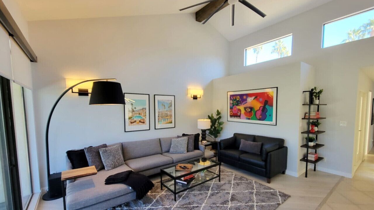 Photo of Livingroom in Palm Desert