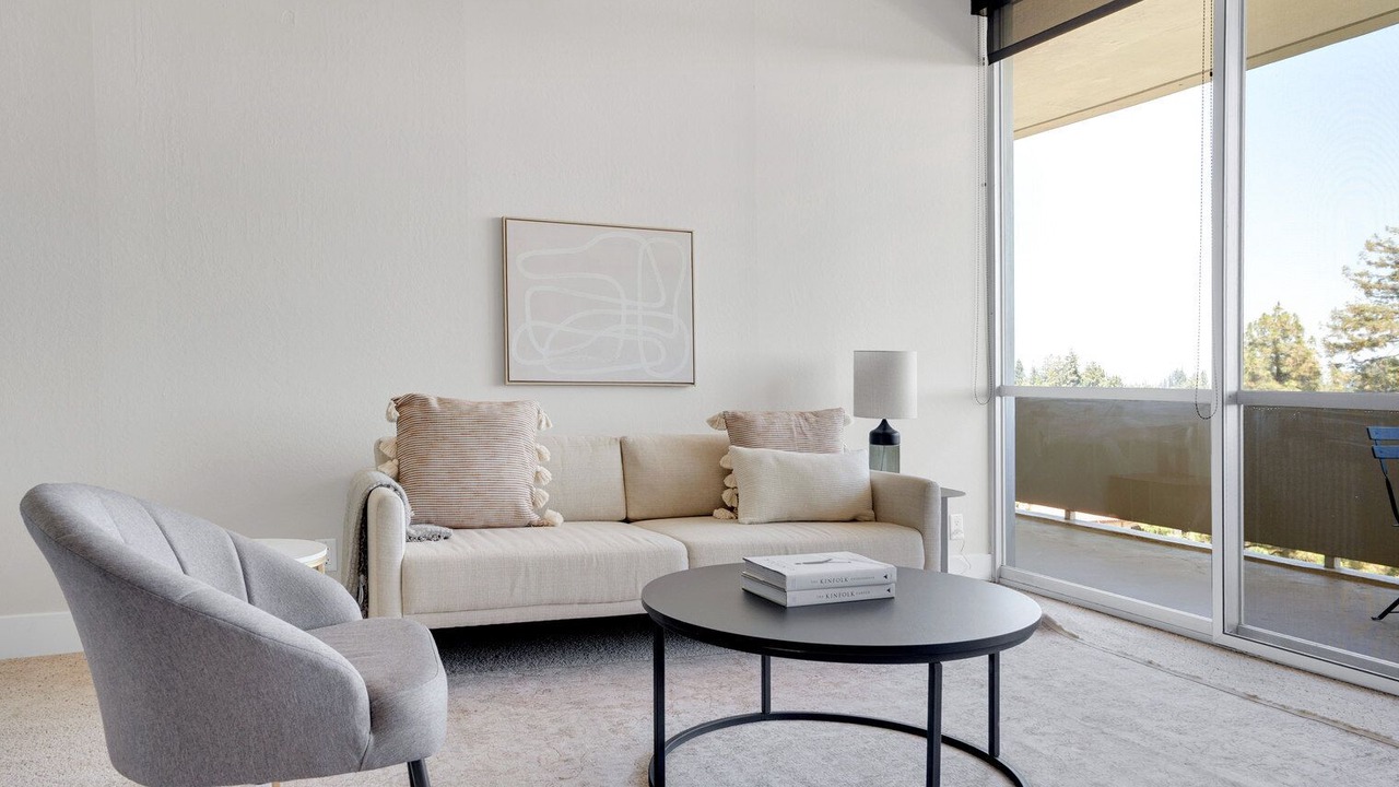 Photo of Livingroom in University South