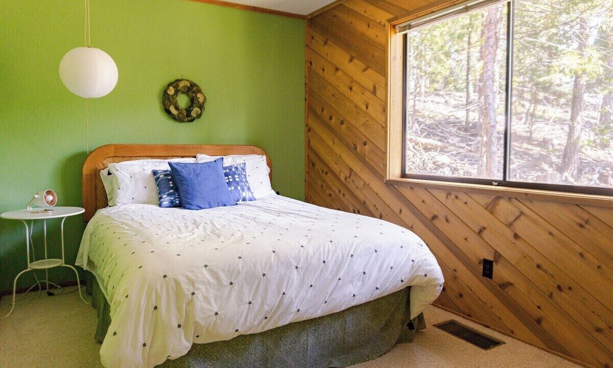 Photo of Bedroom in Mi-Wuk Village
