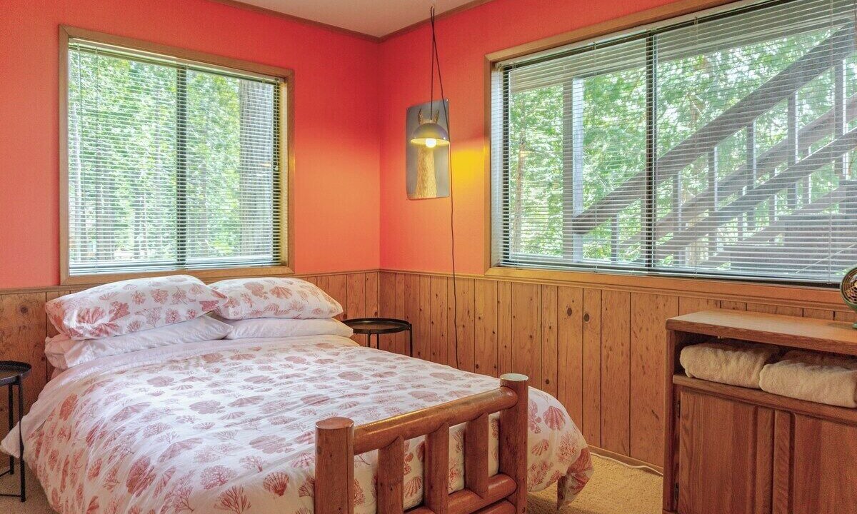 Photo of Bedroom in Mi-Wuk Village