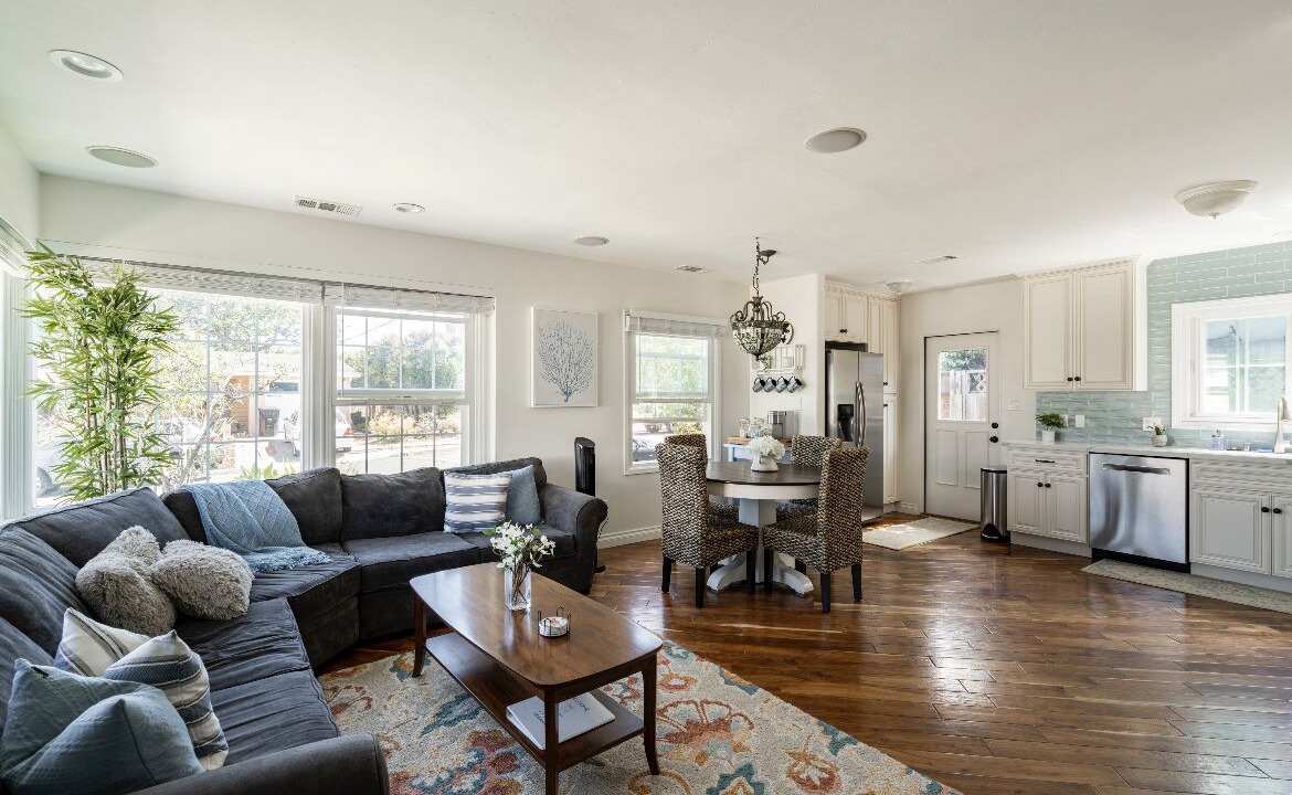 Photo of Livingroom in Loma Portal