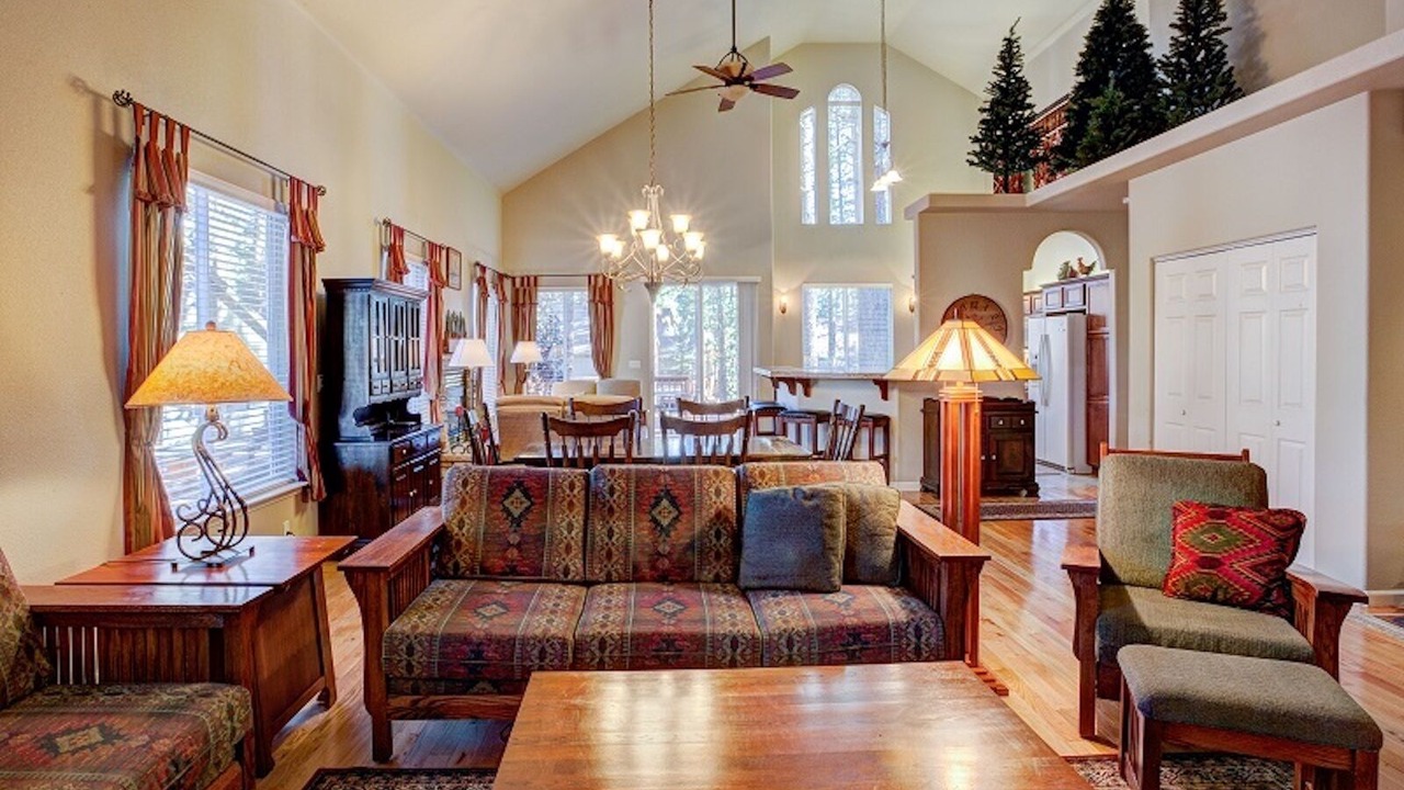 Photo of Livingroom in Plumas Eureka Estates