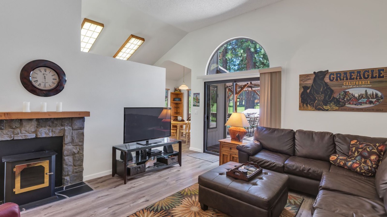 Photo of Livingroom in Plumas Eureka Estates