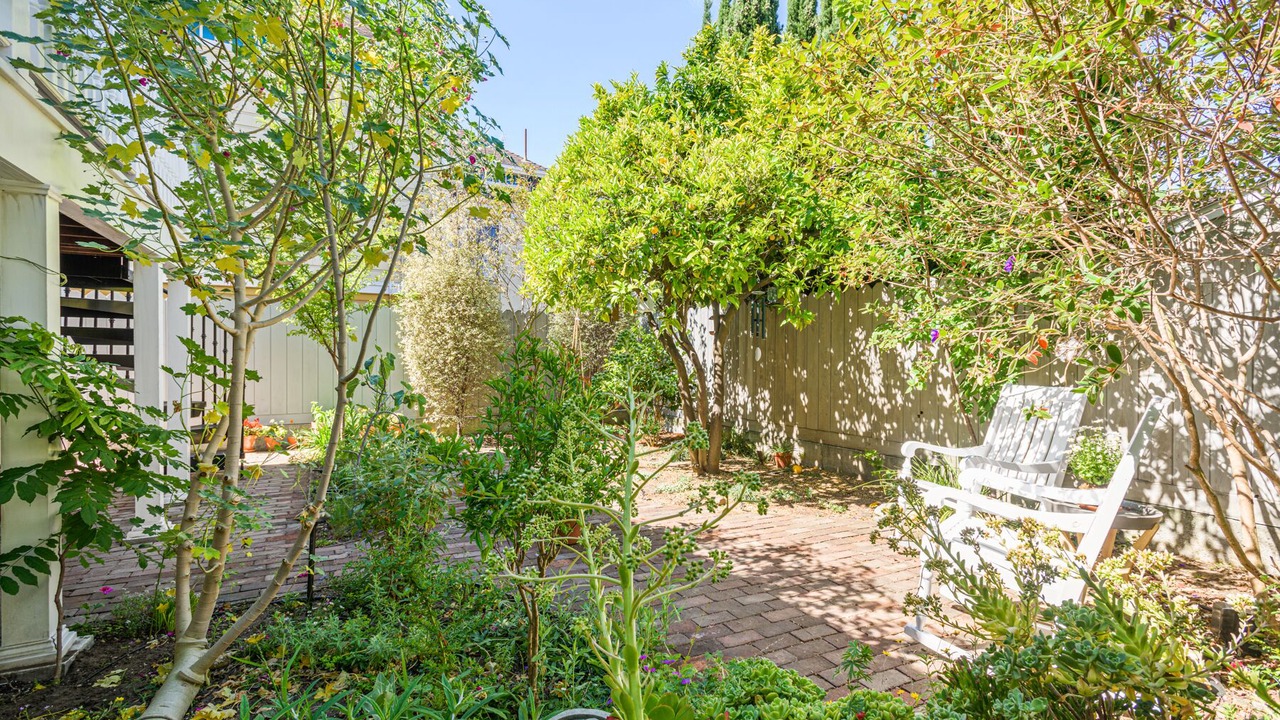 Photo of Patio Balcony in West Alameda