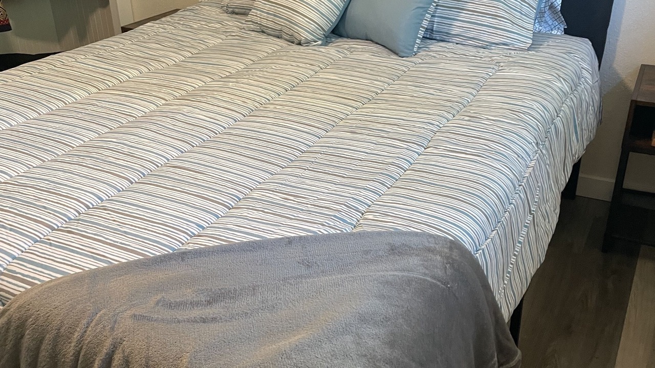 Photo of Bedroom in Dunsmuir