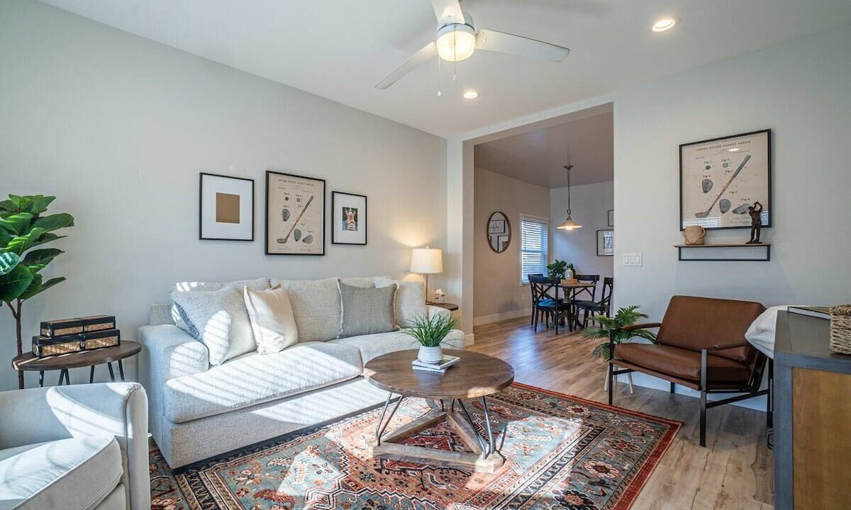 Photo of Livingroom in Downtown Sacramento