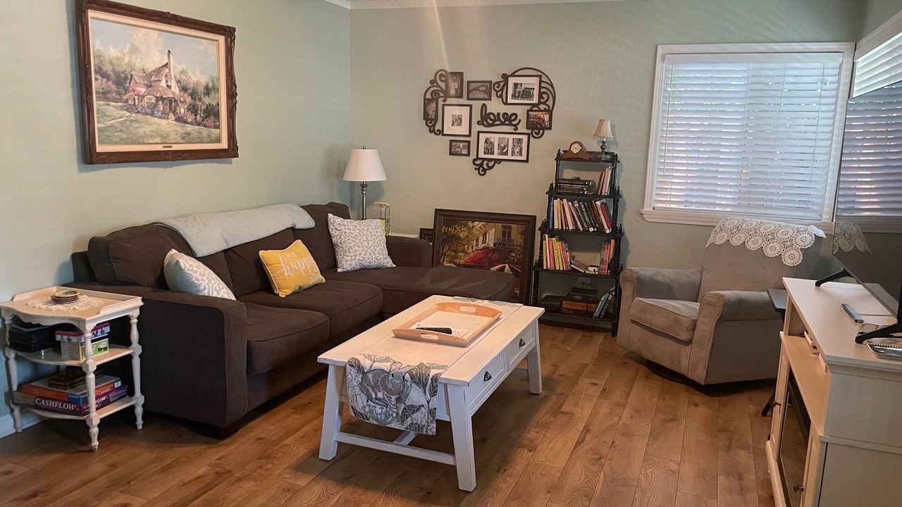 Photo of Livingroom in Auburn