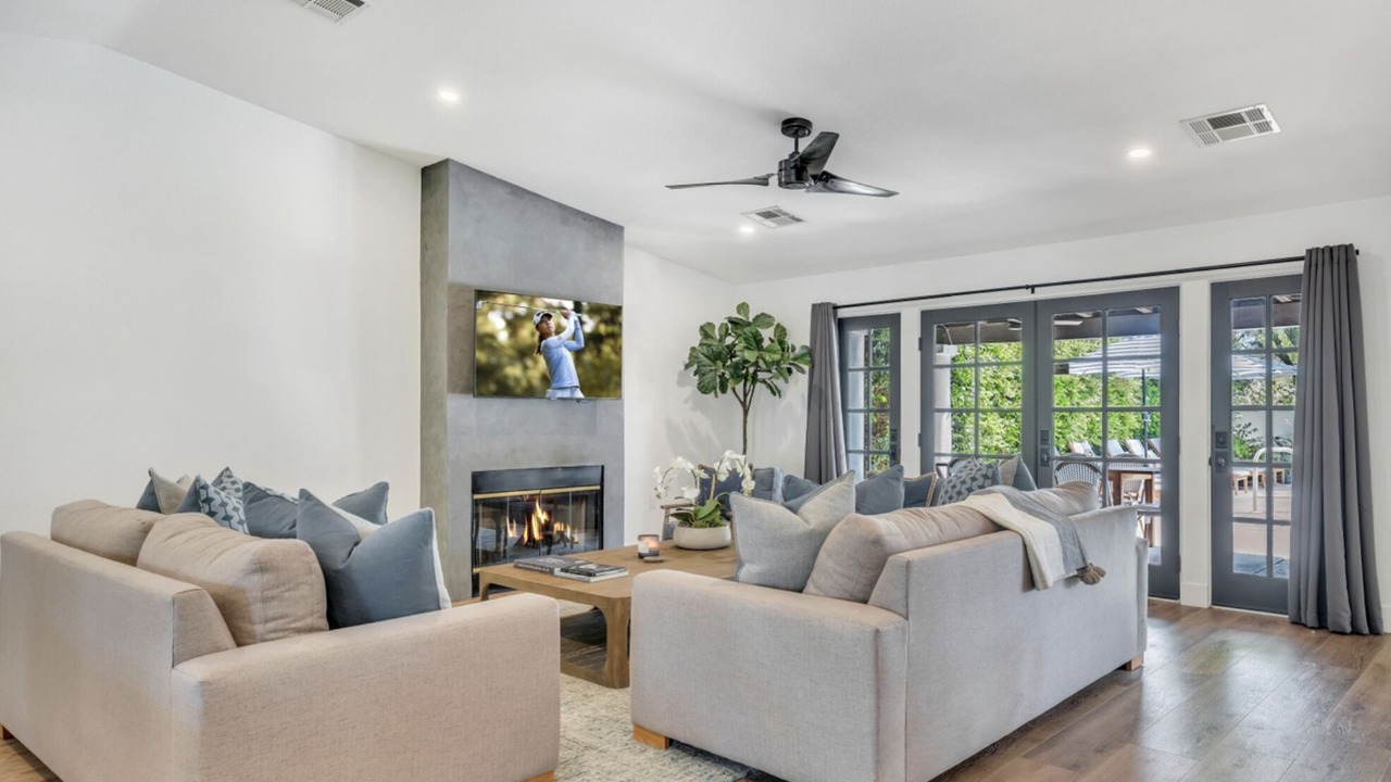 Photo of Livingroom in Desert Club Estates