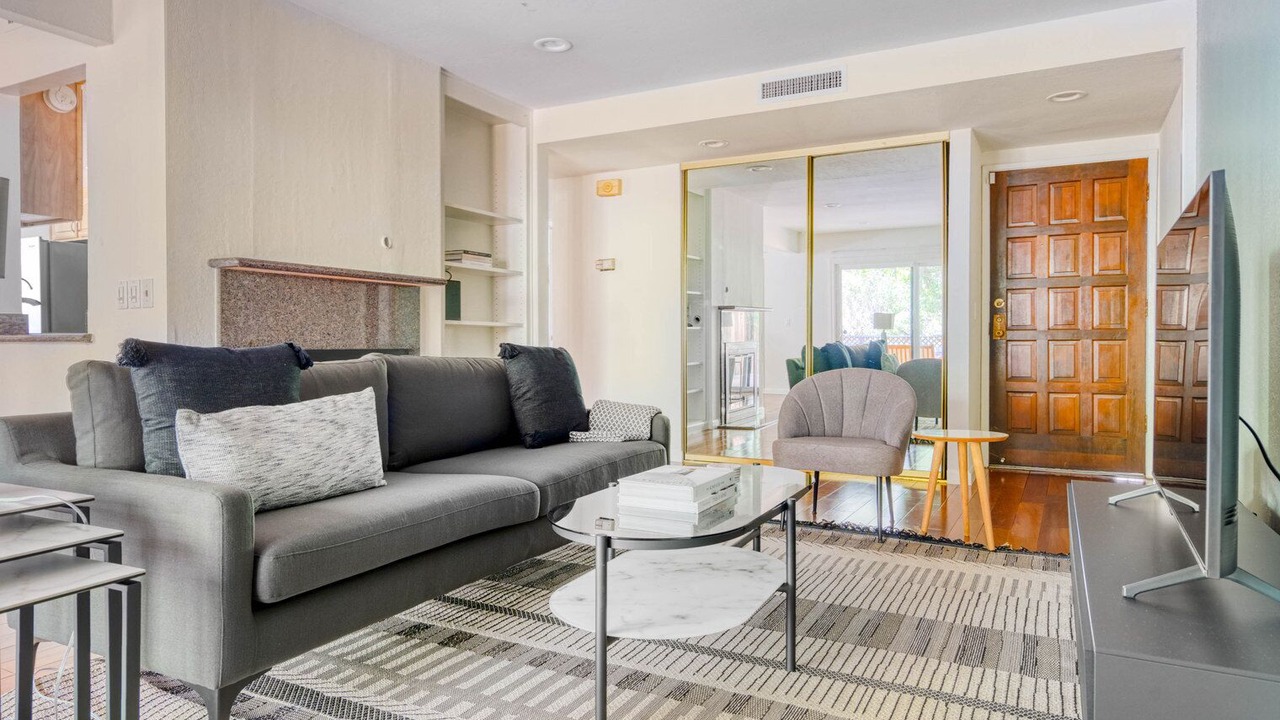 Photo of Livingroom in Saratoga