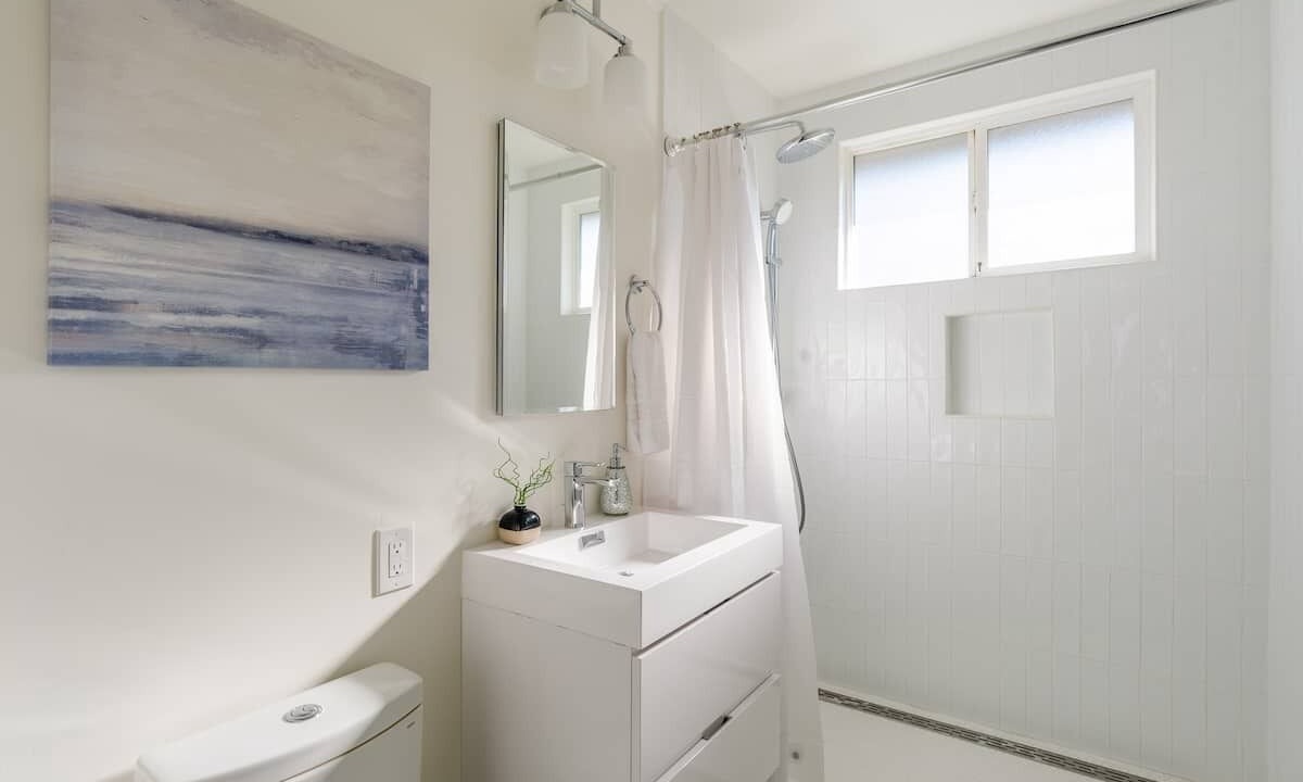 Photo of Bathroom in South Fair Oaks