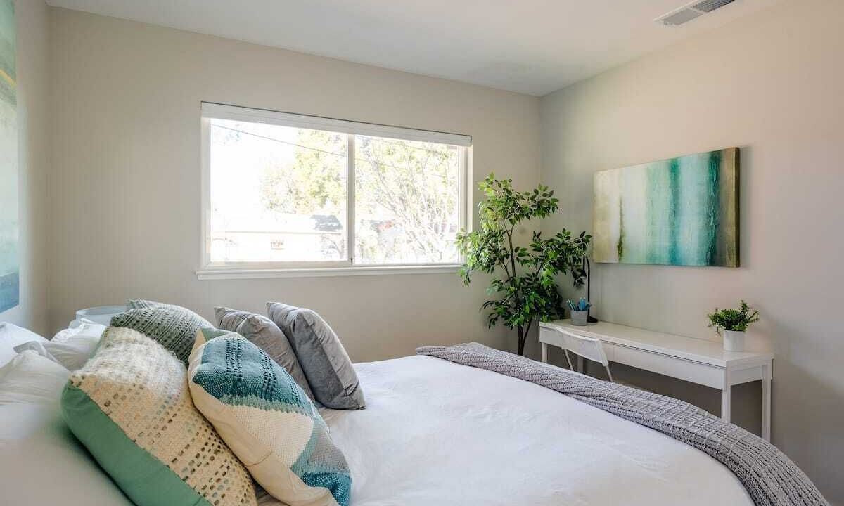 Photo of Bedroom in South Fair Oaks