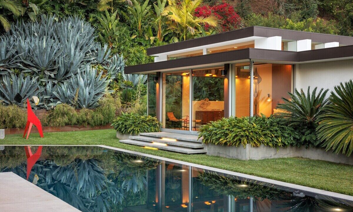 Photo of Outdoor in Trousdale Estates