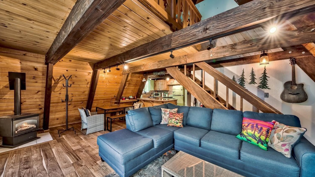 Photo of Livingroom in Christmas Valley
