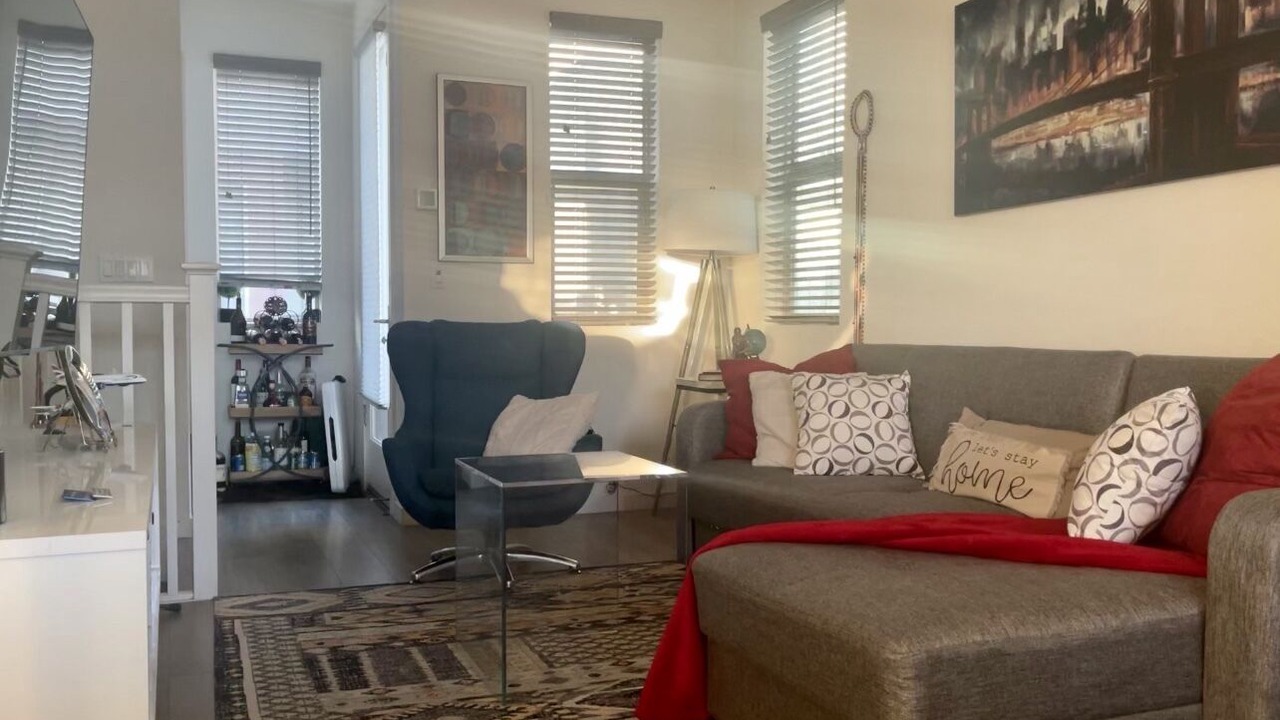 Photo of Livingroom in Southwestern Sacramento