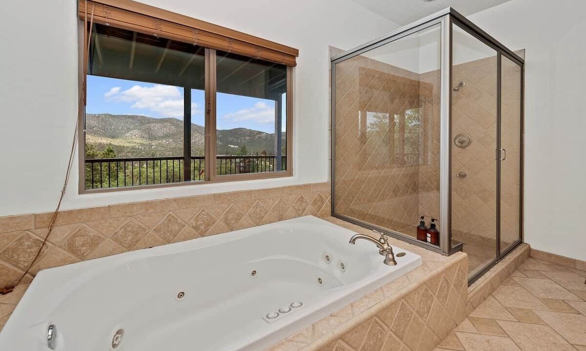 Photo of Bathroom in Castle Glen Estates