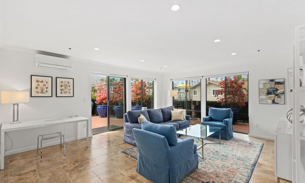 Photo of Livingroom in La Jolla Shores
