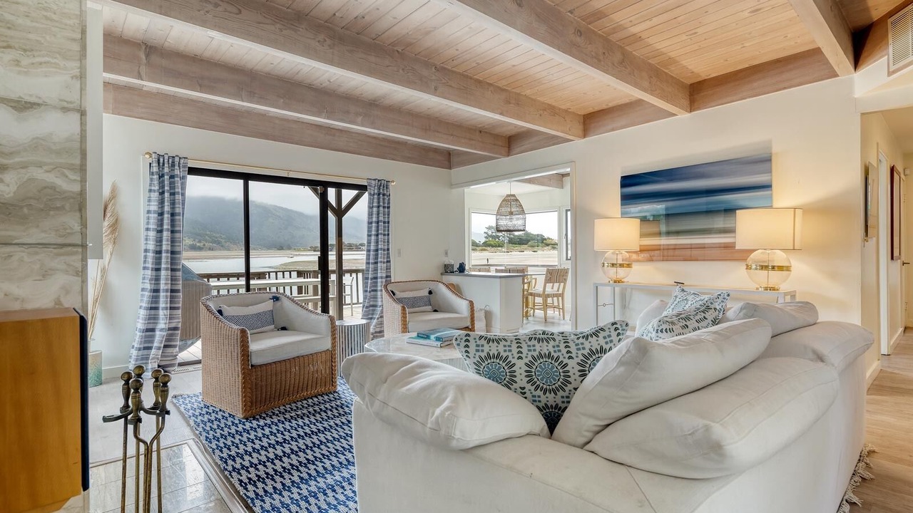 Photo of Livingroom in Bolinas