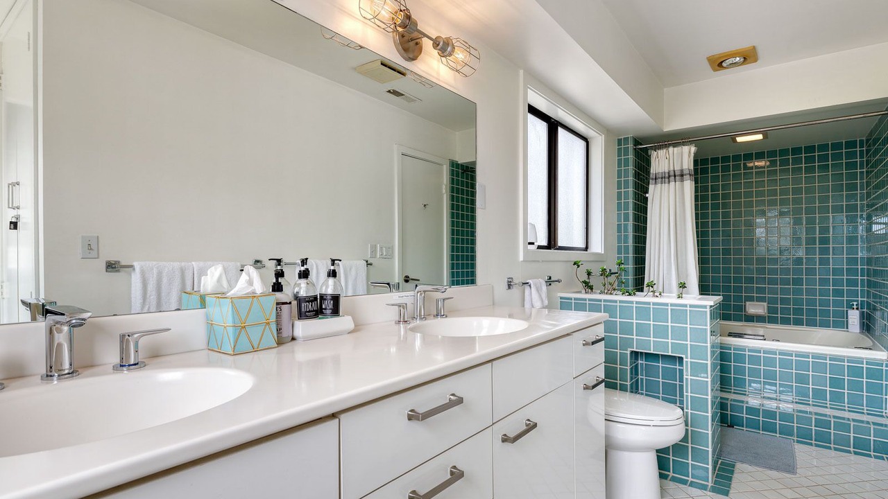 Photo of Bathroom in Bolinas