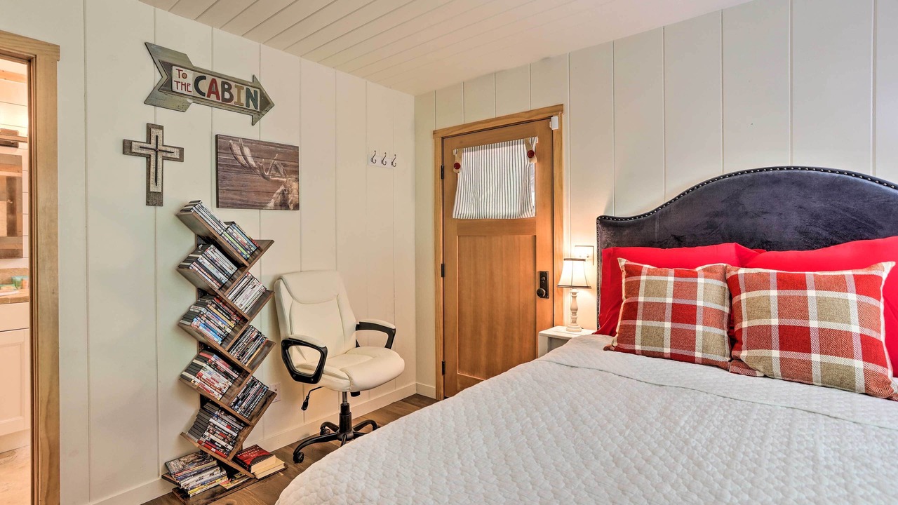 Photo of Bedroom in Cedar Glen