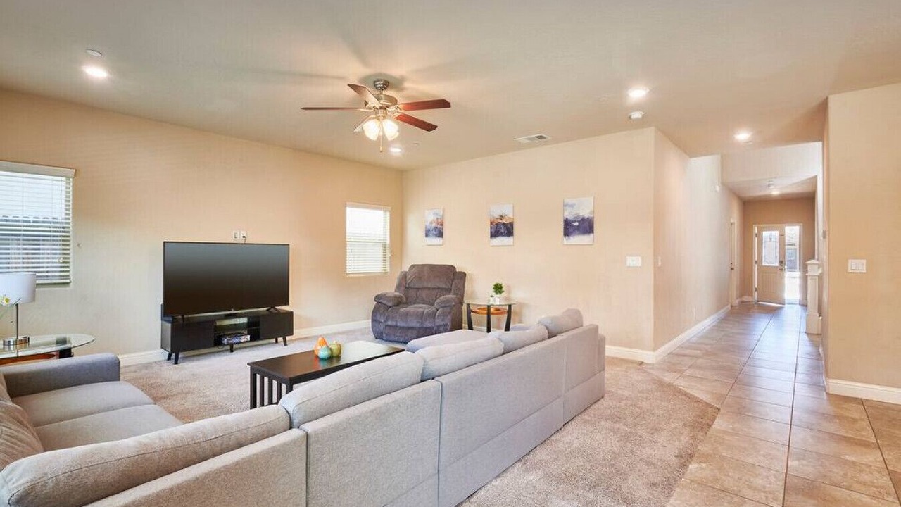 Photo of Bedroom in Raisin