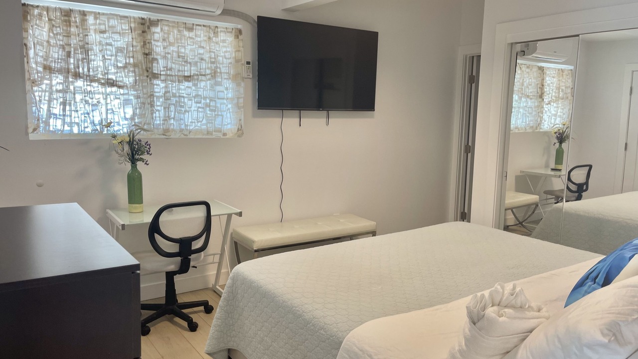Photo of Bedroom in East Palo Alto