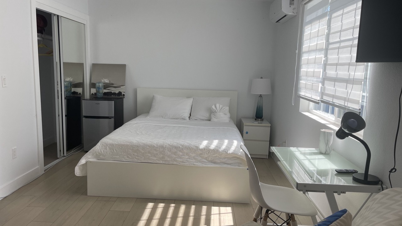 Photo of Bedroom in East Palo Alto