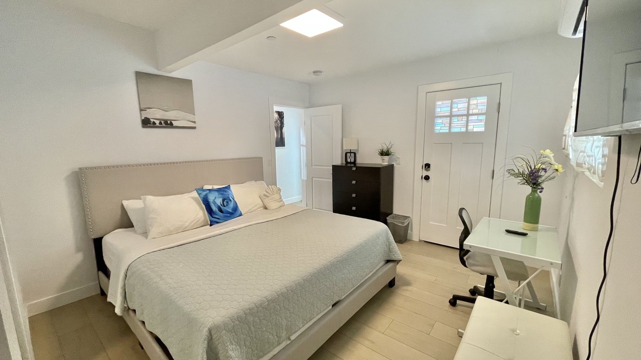 Photo of Bedroom in East Palo Alto