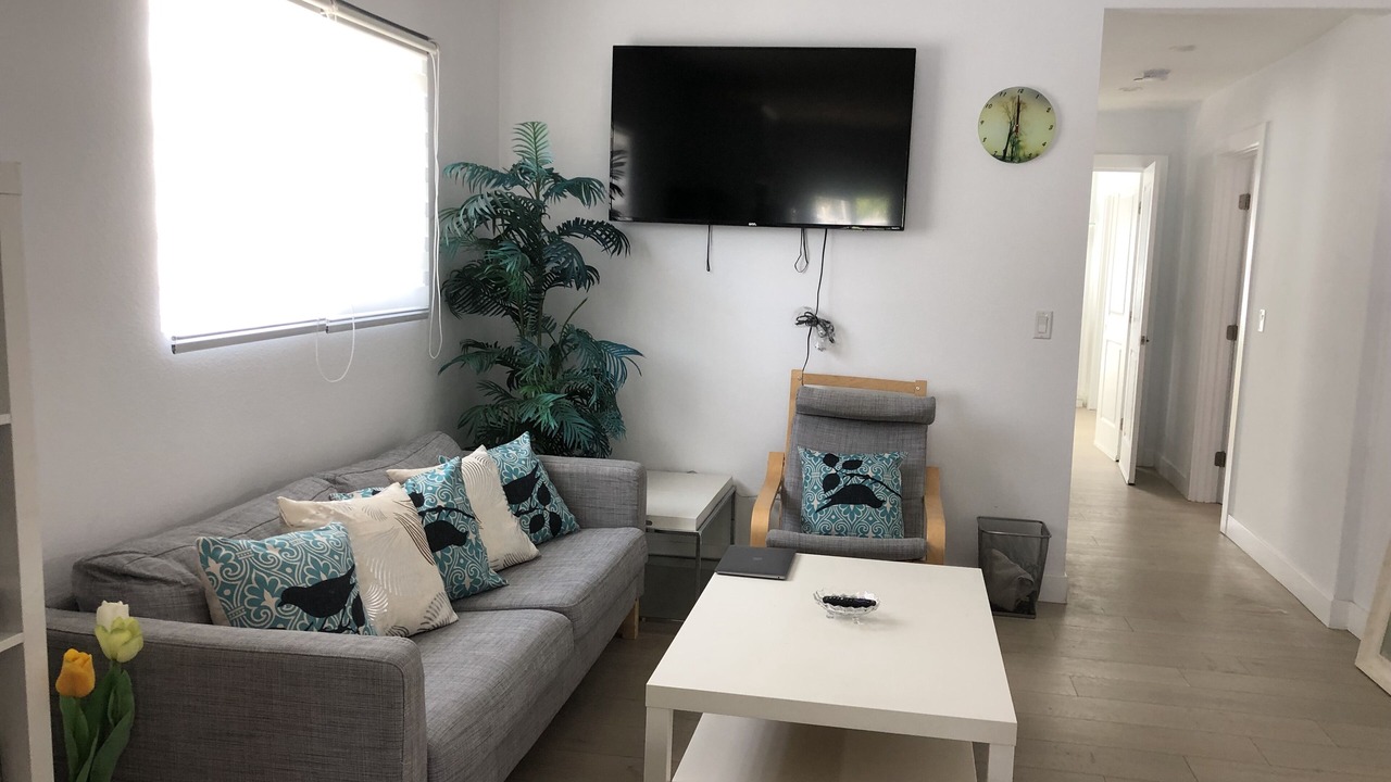Photo of Livingroom in East Palo Alto