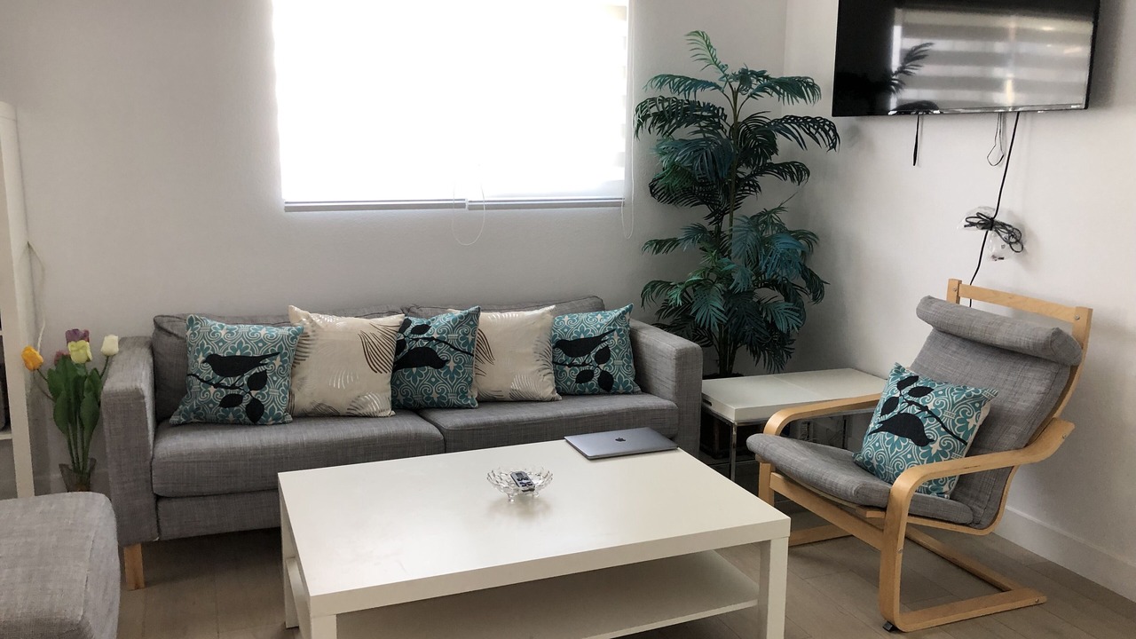 Photo of Livingroom in East Palo Alto