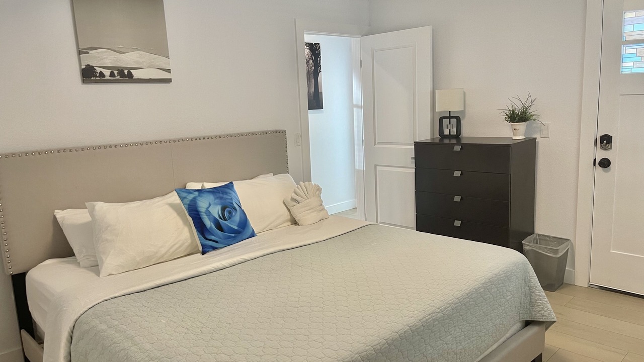 Photo of Bedroom in East Palo Alto