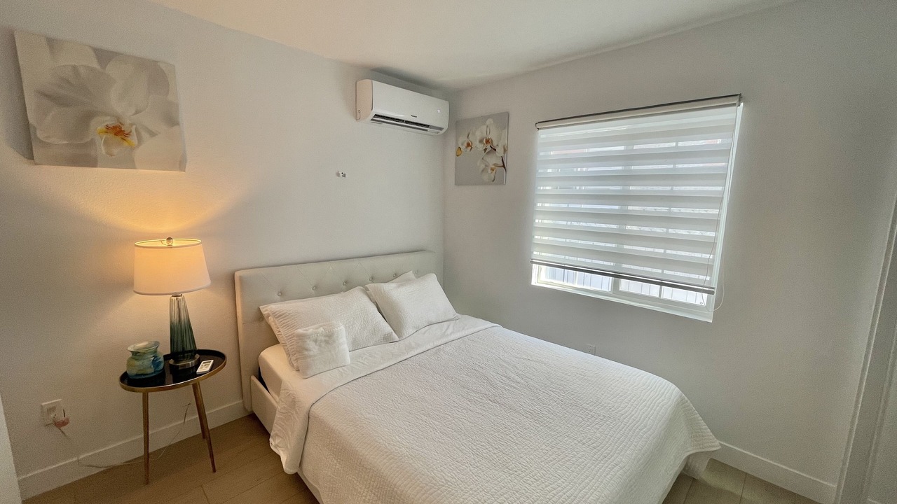 Photo of Bedroom in East Palo Alto