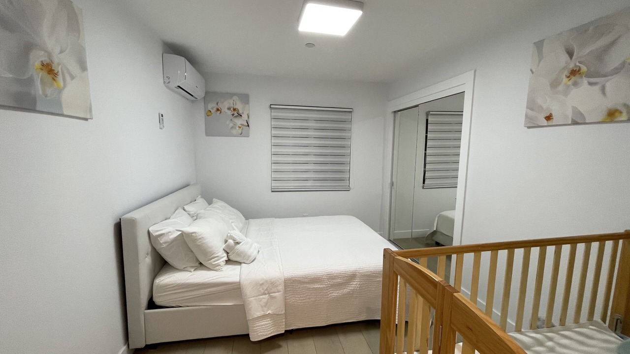 Photo of Bedroom in East Palo Alto