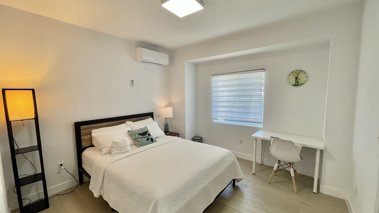 Photo of Bedroom in East Palo Alto