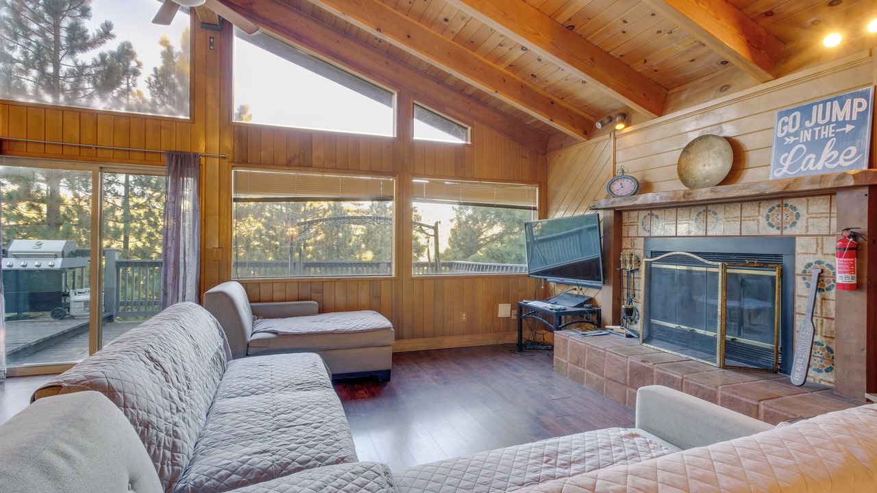 Photo of Livingroom in Pioneer Trail