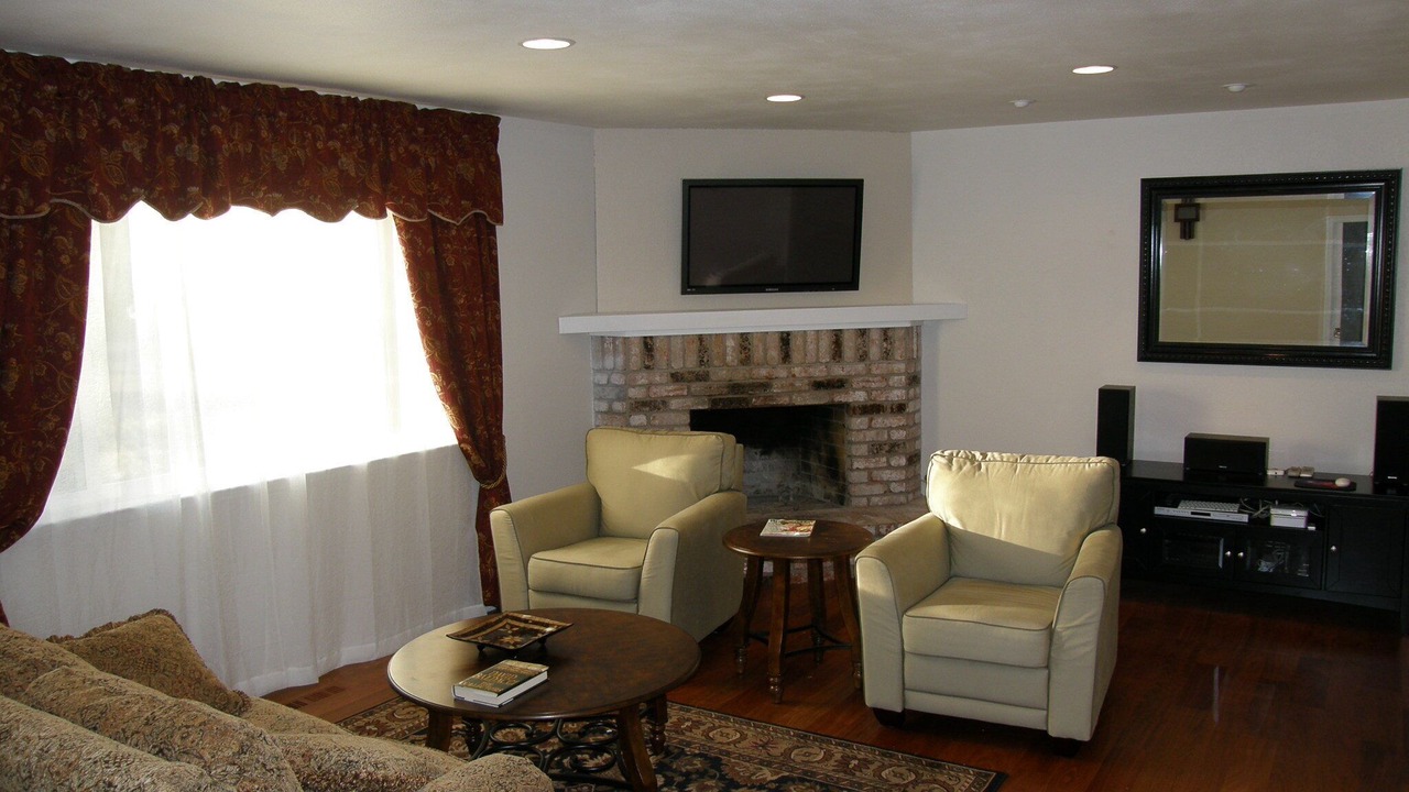 Photo of Livingroom in Kenwood