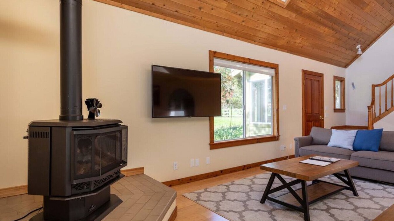 Photo of Livingroom in Point Reyes Station