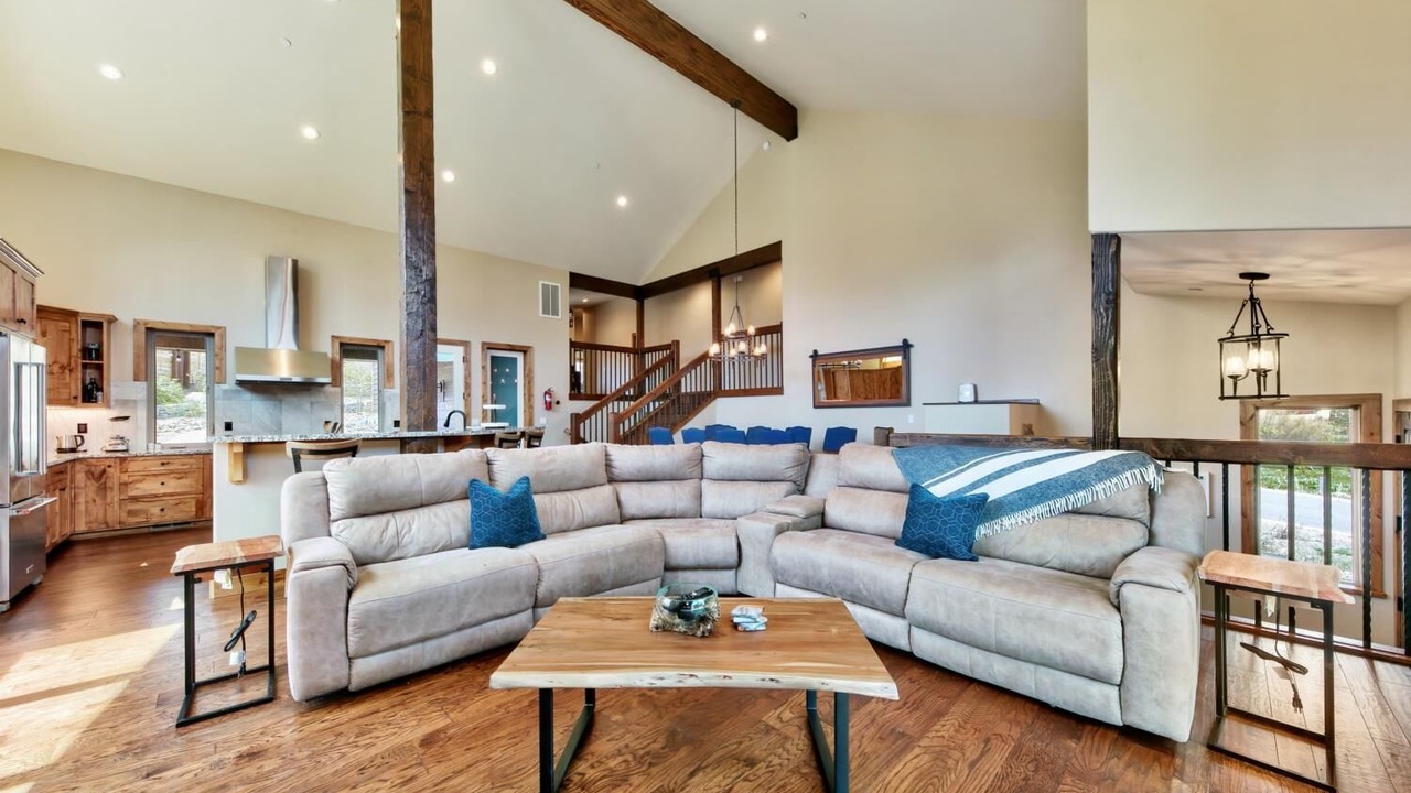 Photo of Livingroom in Mountain View Estates