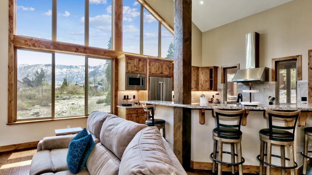 Photo of Livingroom in Mountain View Estates