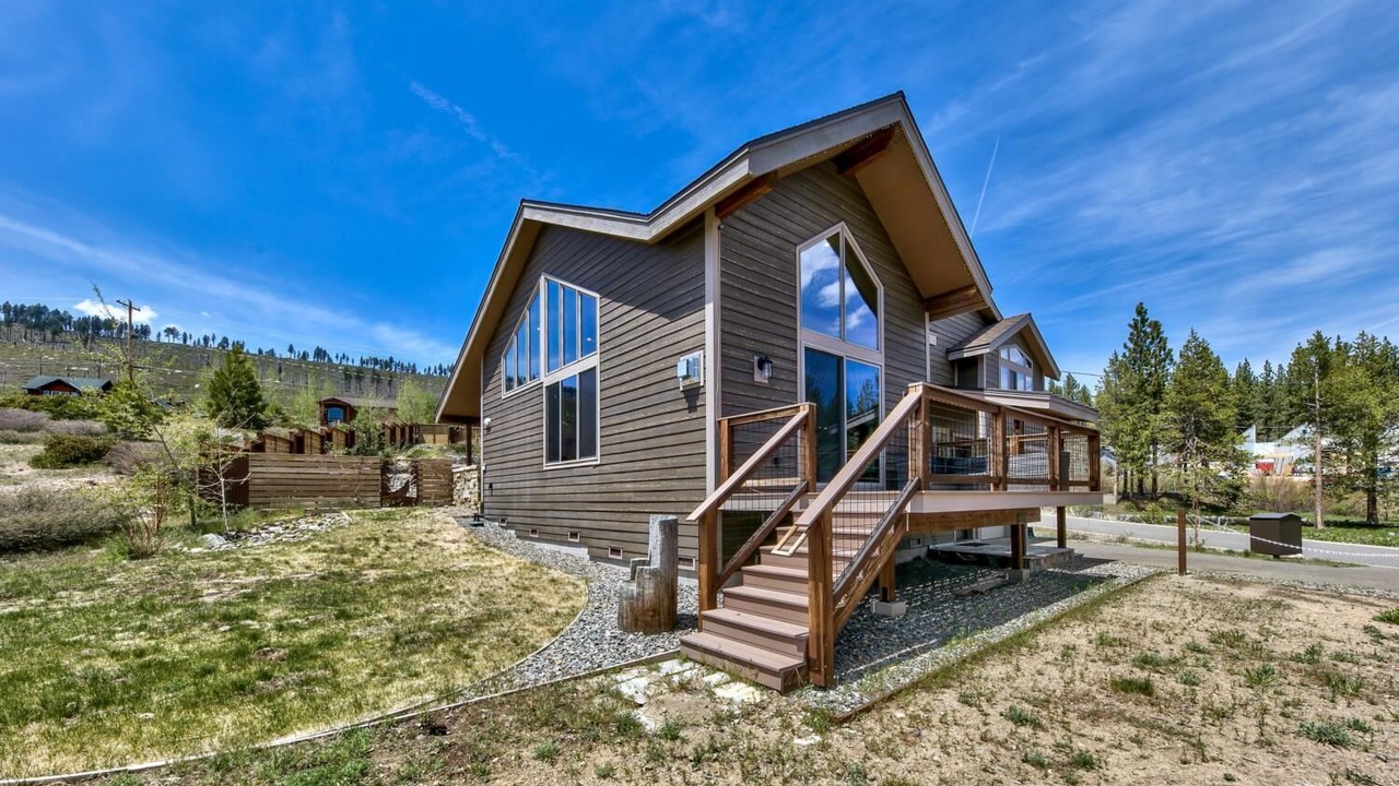 Photo of Outdoor in Mountain View Estates