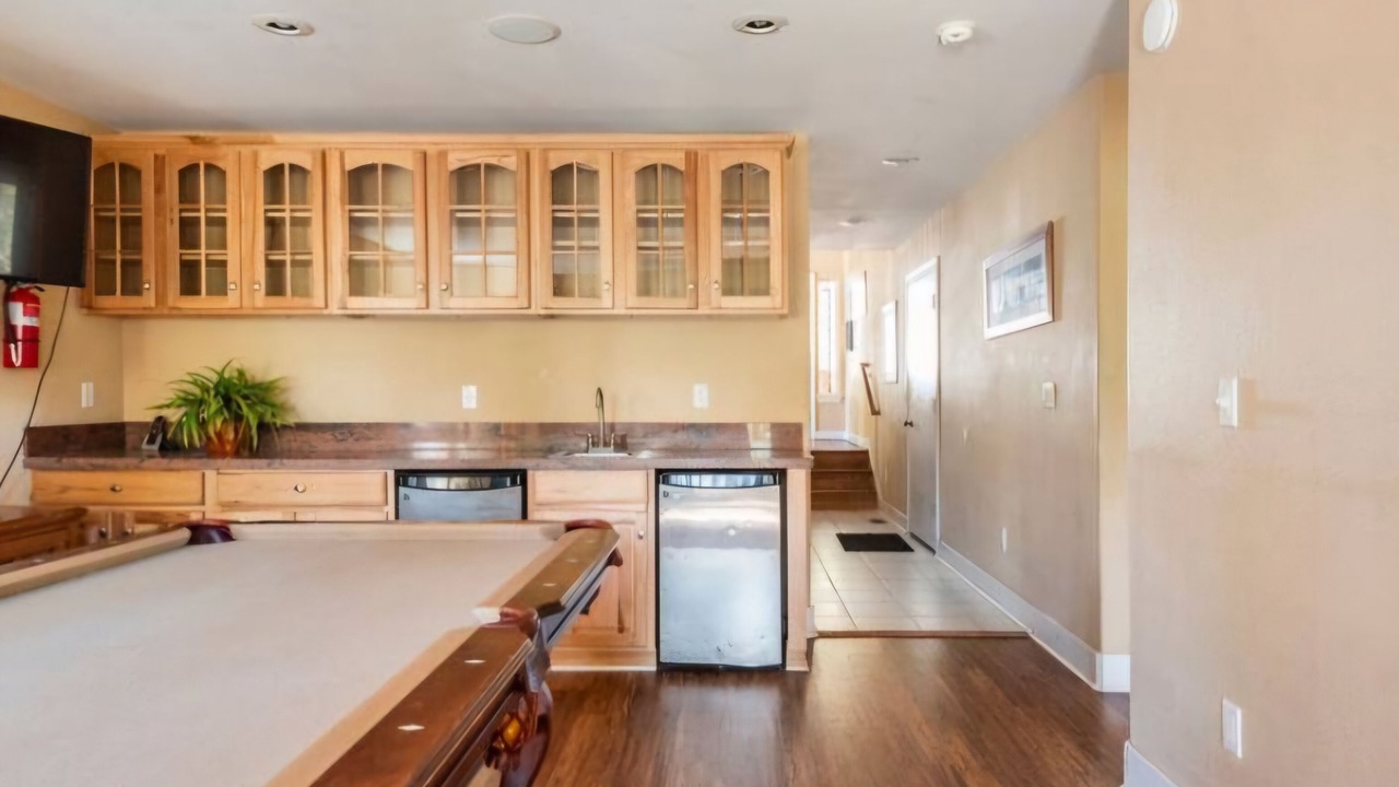 Photo of Bedroom in Country Club Estates