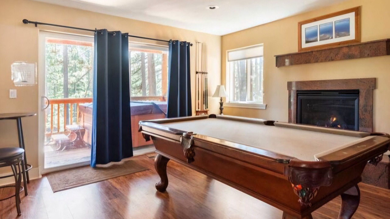 Photo of Bedroom in Country Club Estates