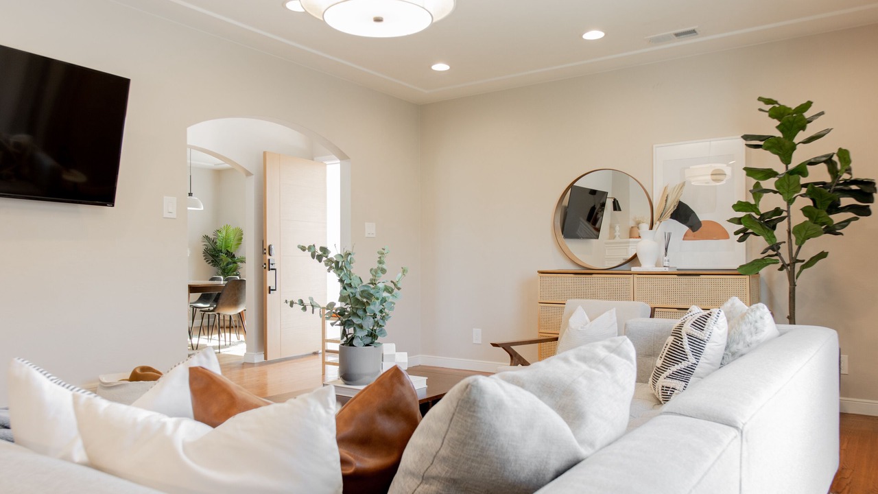 Photo of Livingroom in Downtown