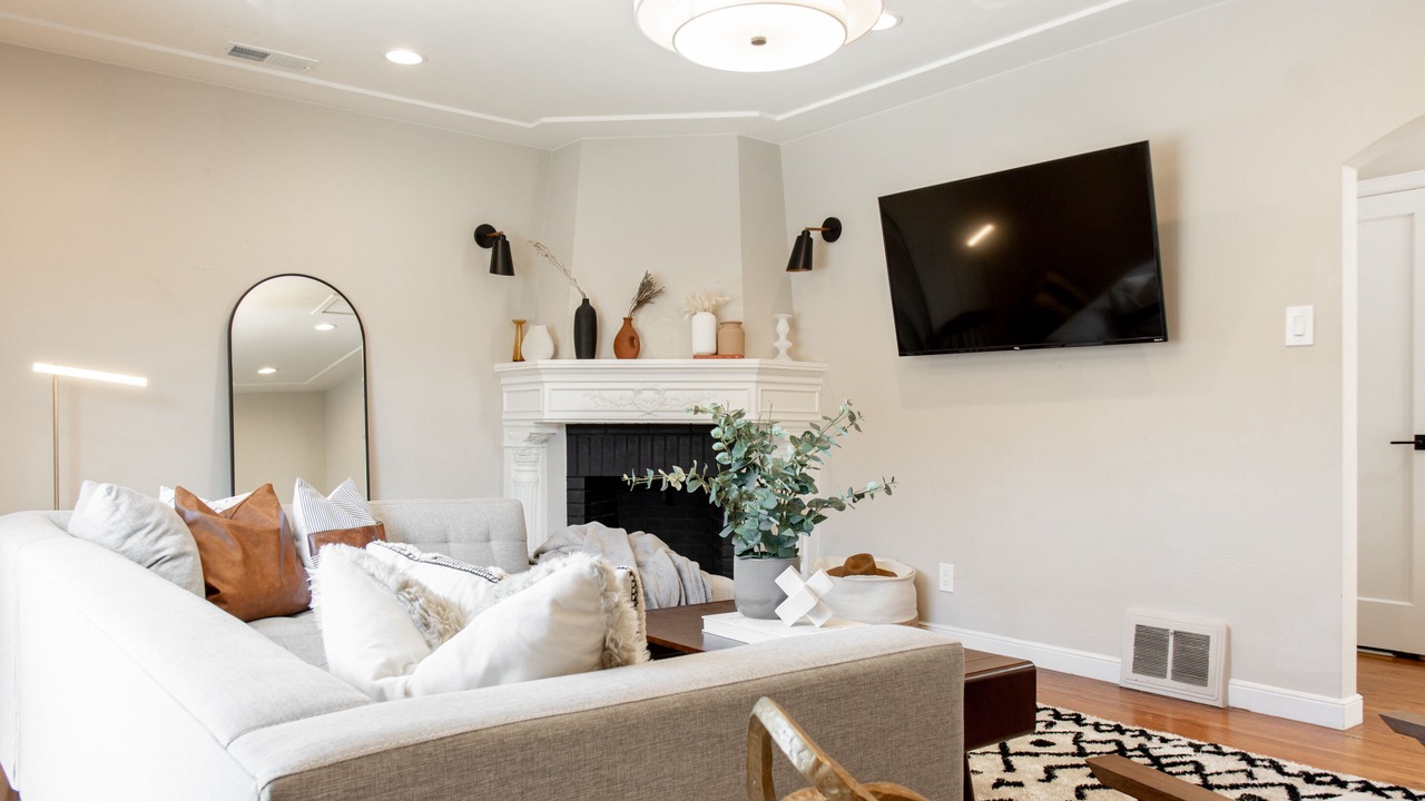 Photo of Livingroom in Downtown