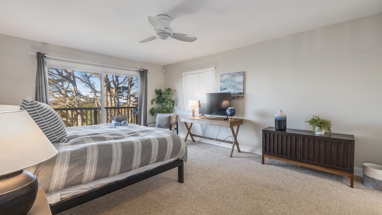 Photo of Bedroom in Edgemar - Pacific Manor