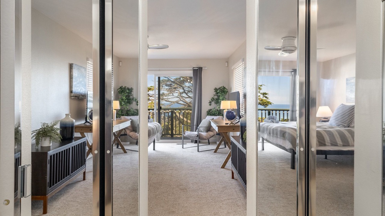 Photo of Bedroom in Edgemar - Pacific Manor