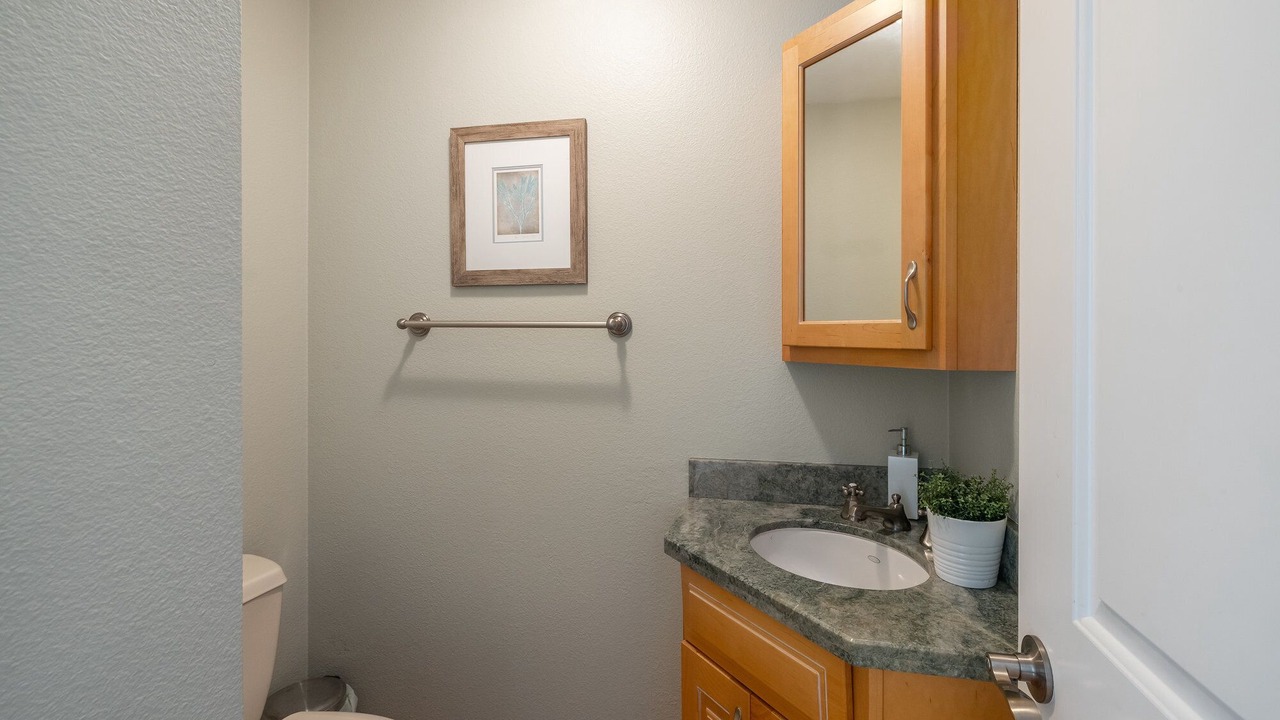 Photo of Bathroom in Edgemar - Pacific Manor