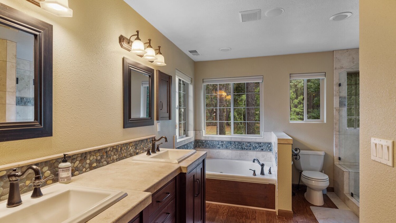 Photo of Bathroom in Graeagle