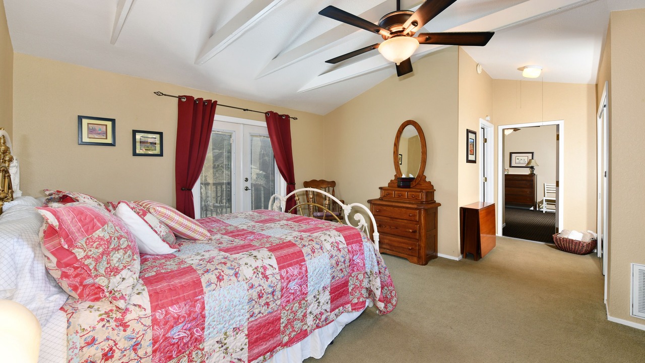 Photo of Bedroom in Cloverdale