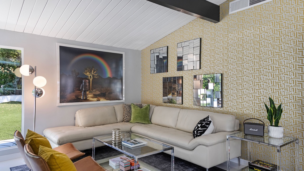 Photo of Livingroom in Racquet Club Estates