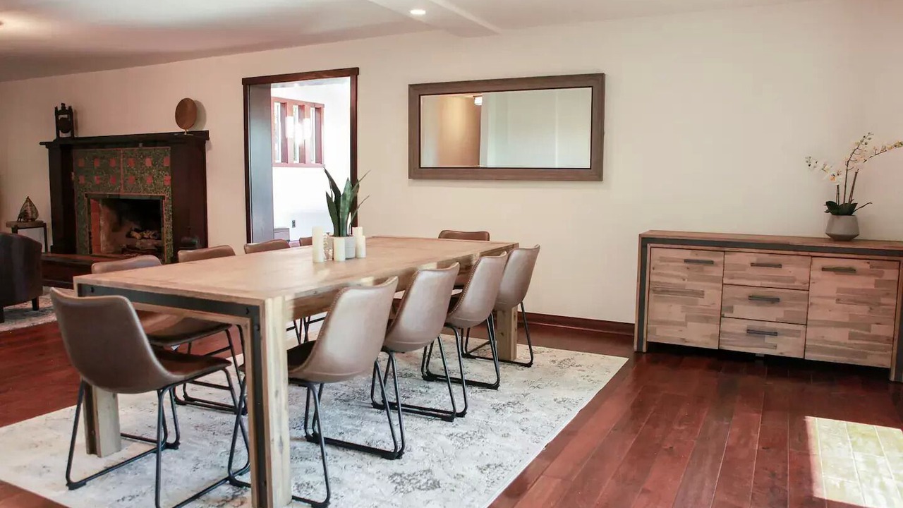Photo of Livingroom in Western Malibu